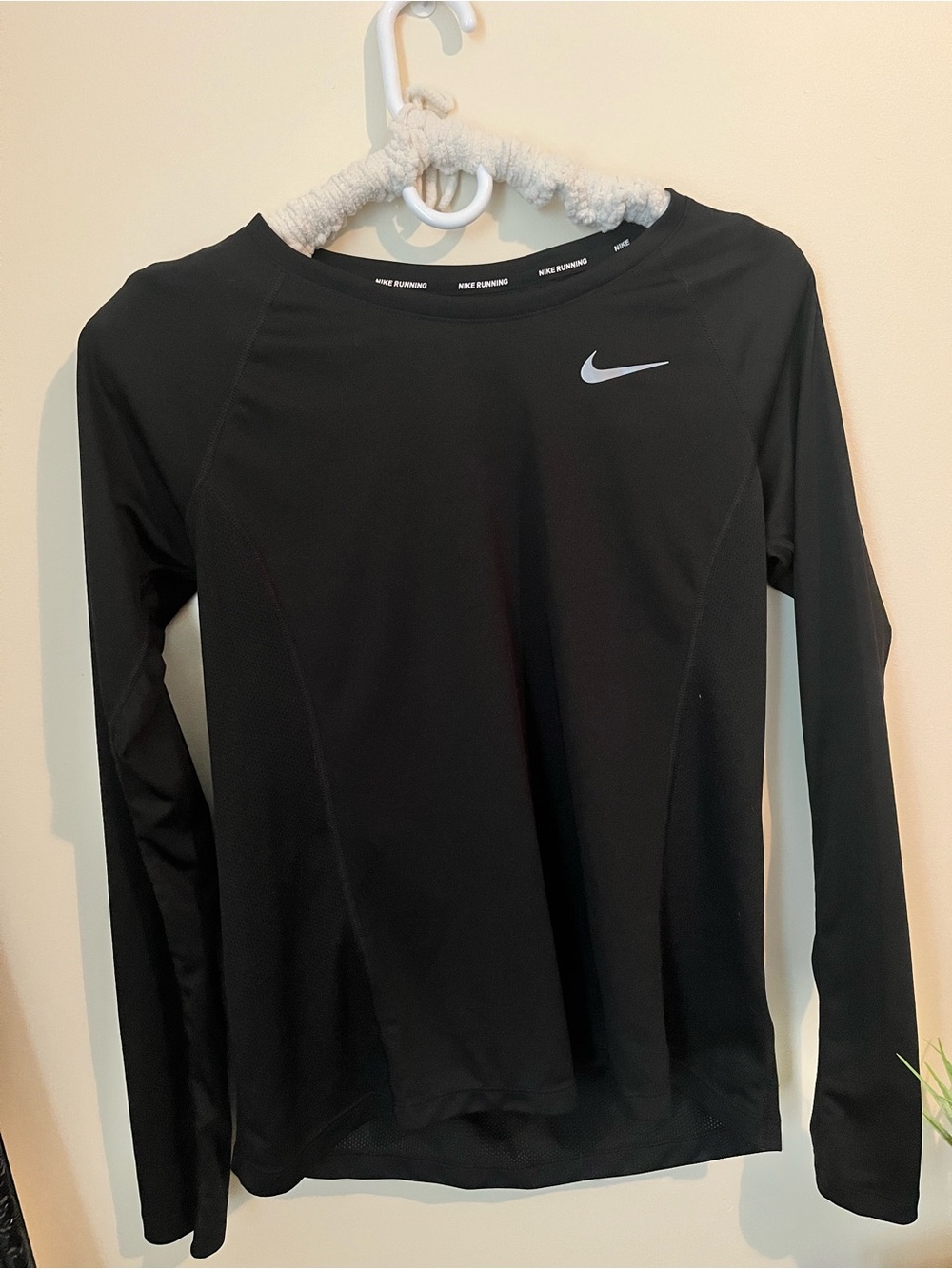Nike Women's Long-Sleeve Running Shirt